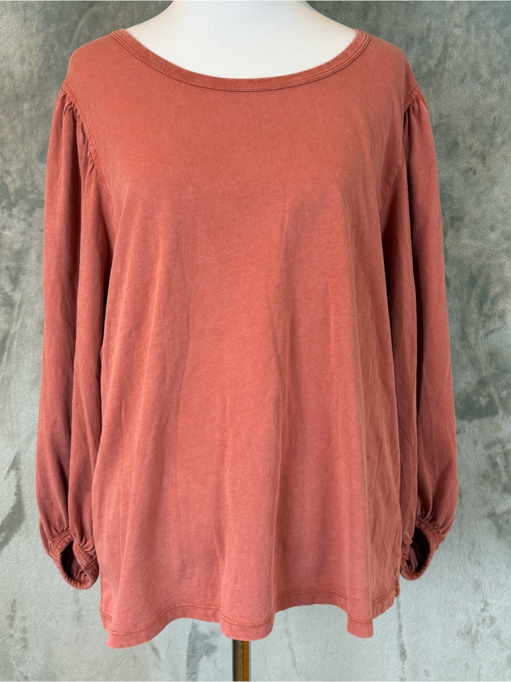 Universal Threads Target Deep Coral Rust Bubble Sleeve 3/4 Sleeve Top M